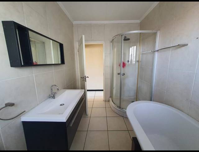 3 BEDROOM TOWNHOUSE FOR SALE IN ACACIA